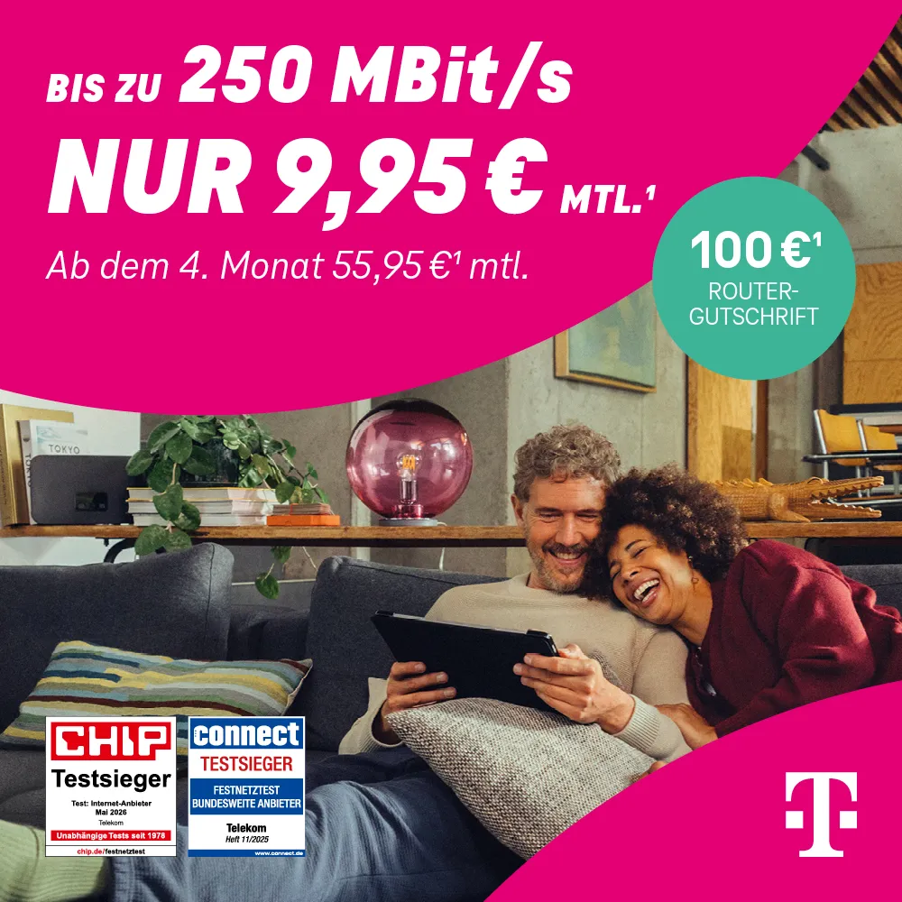 Telekom DSL Angebot: Paar auf Sofa mit Tablet, bis zu 250 MBit/s Internet